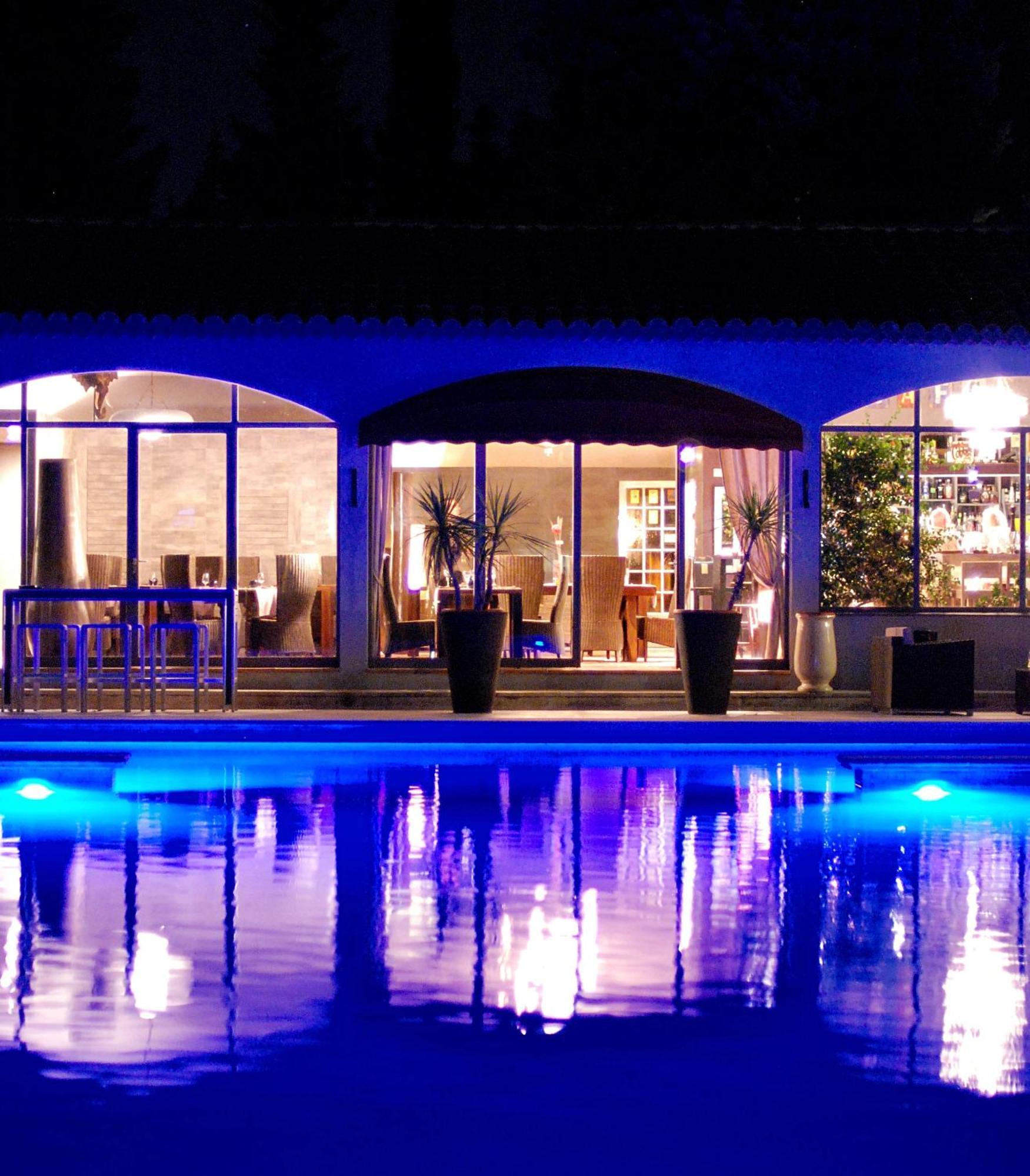 Hotel Les Mazets Des Roches Tarascon Exterior photo