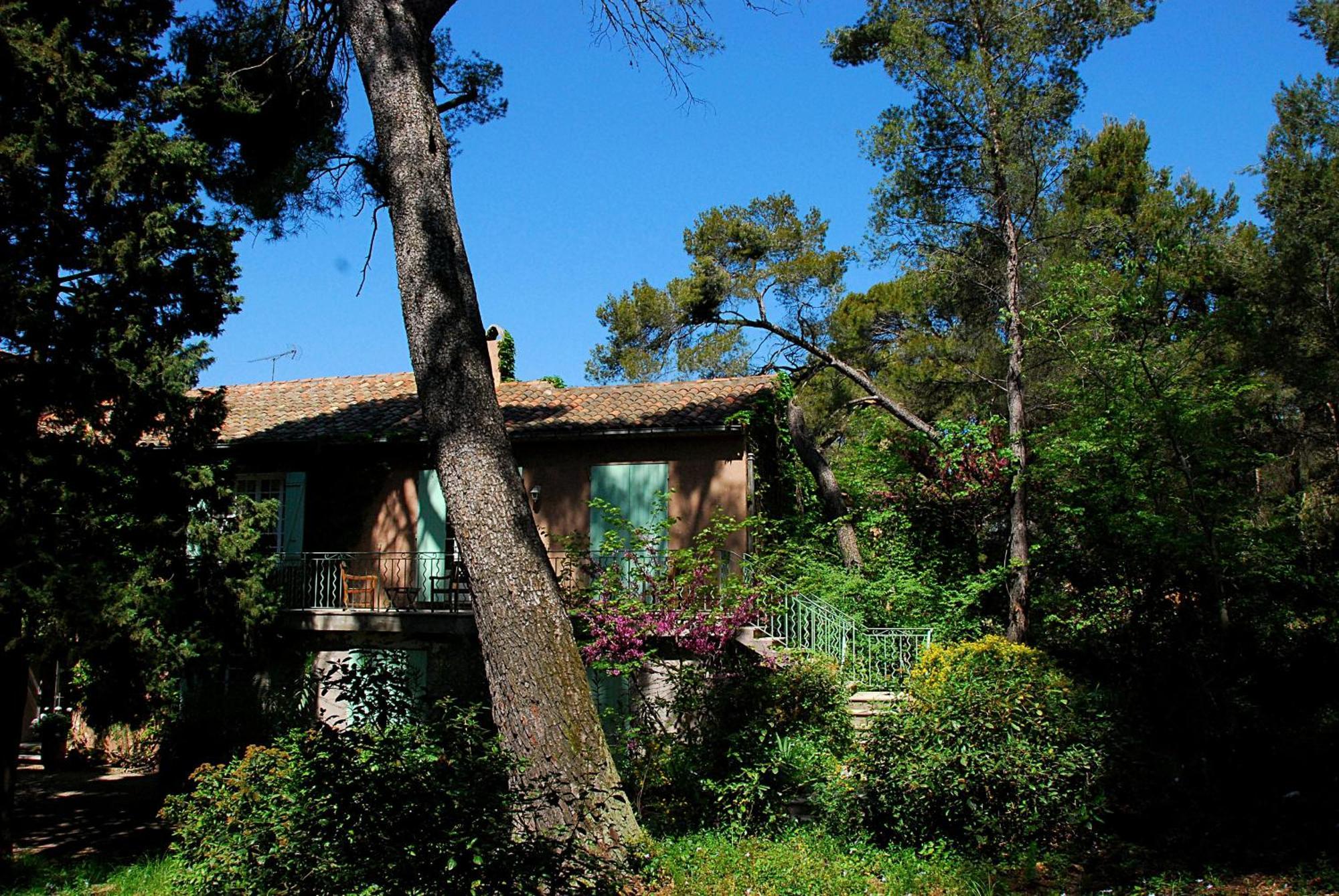 Hotel Les Mazets Des Roches Tarascon Exterior photo