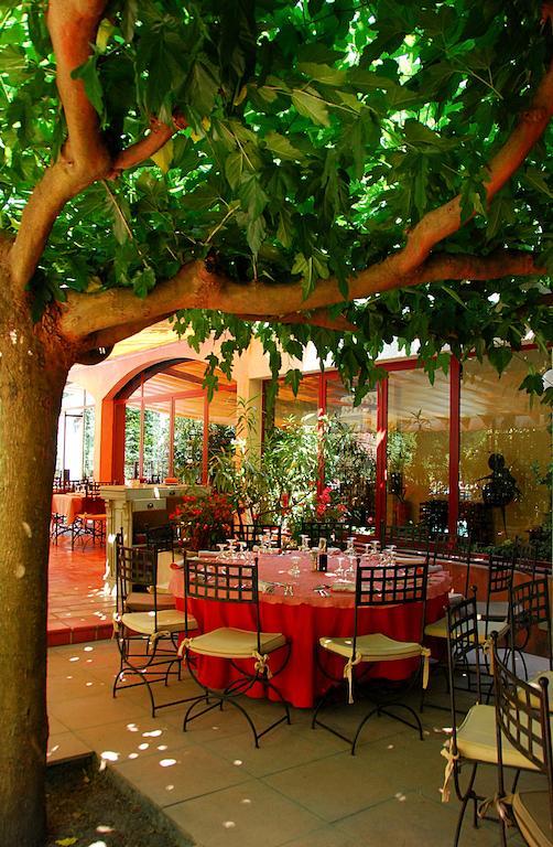 Hotel Les Mazets Des Roches Tarascon Exterior photo