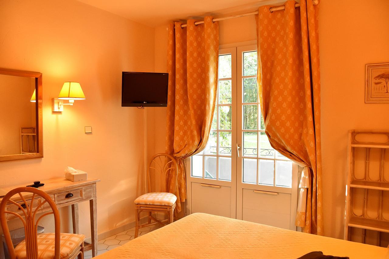 Hotel Les Mazets Des Roches Tarascon Exterior photo