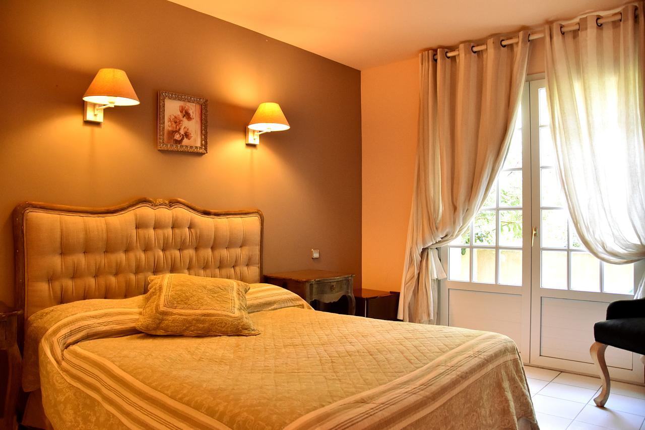 Hotel Les Mazets Des Roches Tarascon Exterior photo