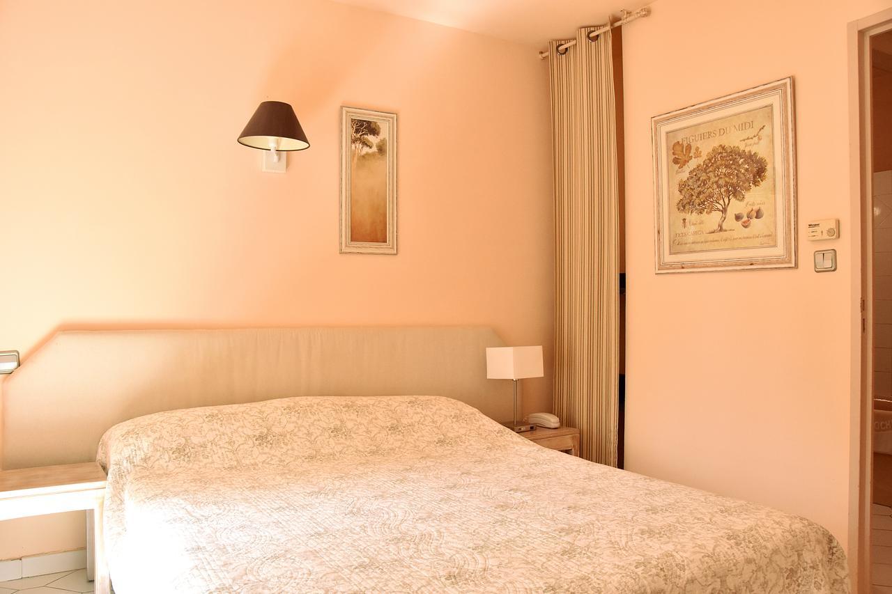 Hotel Les Mazets Des Roches Tarascon Exterior photo