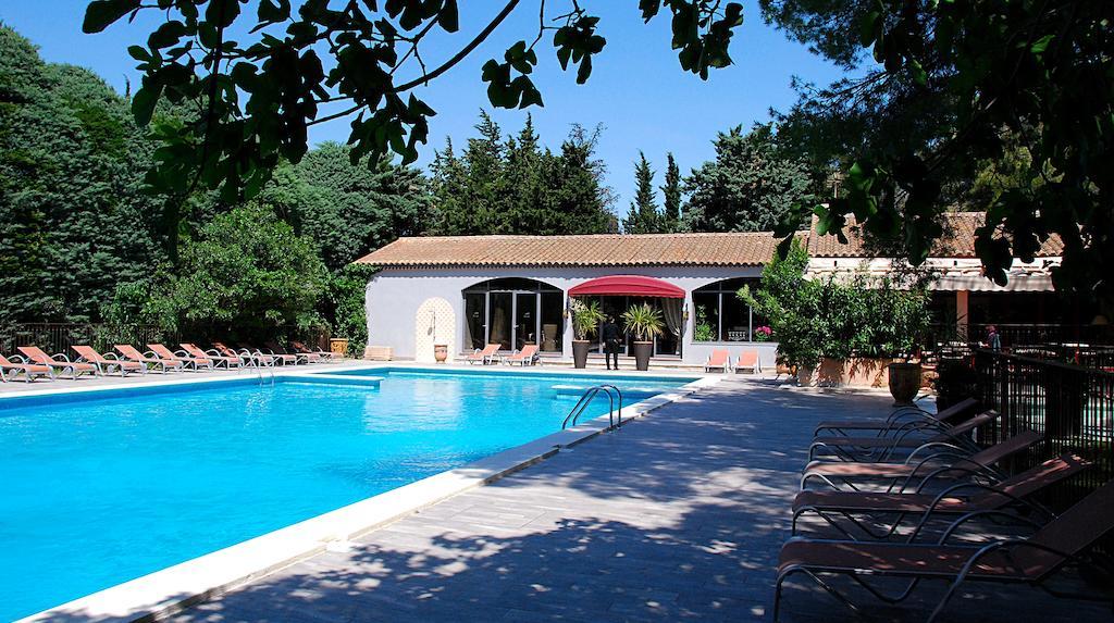 Hotel Les Mazets Des Roches Tarascon Exterior photo